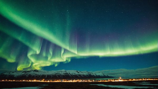Quels sont les meilleurs endroits pour observer les aurores boréales en Islande?